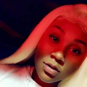 Meet your Posher, Bella